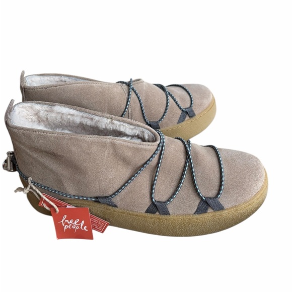 Free People Shoes - Free People Snowdrop Micro Genuine‎ Shearling Boot size 9